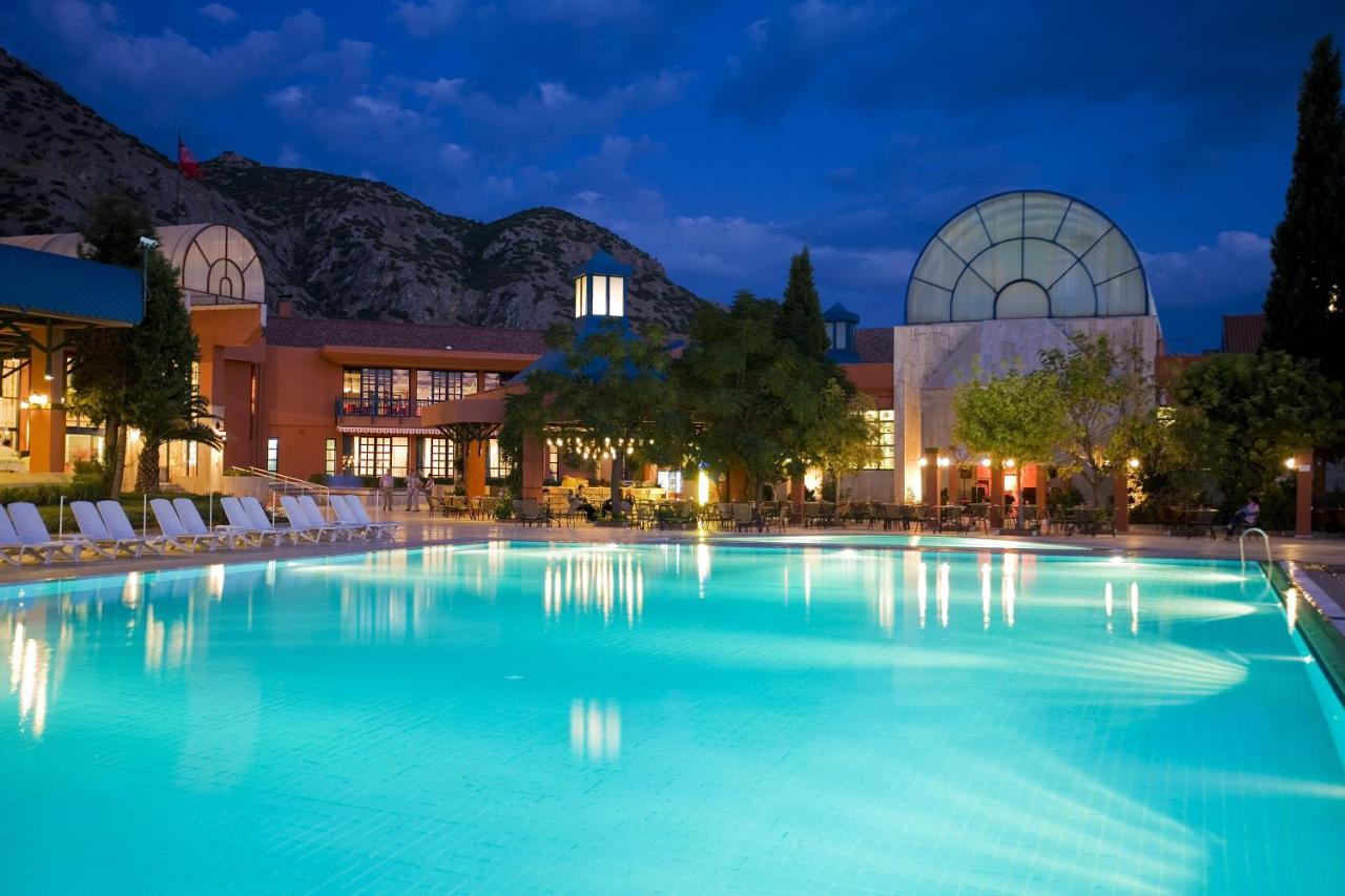 Spa Hotel Colossae Thermal Karahayit  Esterno foto The pool at the Red Mountain Resort