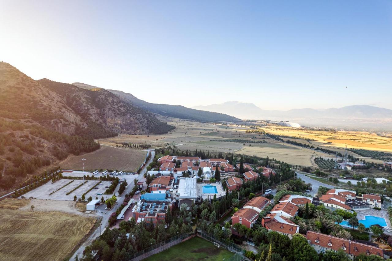 Spa Hotel Colossae Thermal Karahayit  Esterno foto Aerial view of the campus