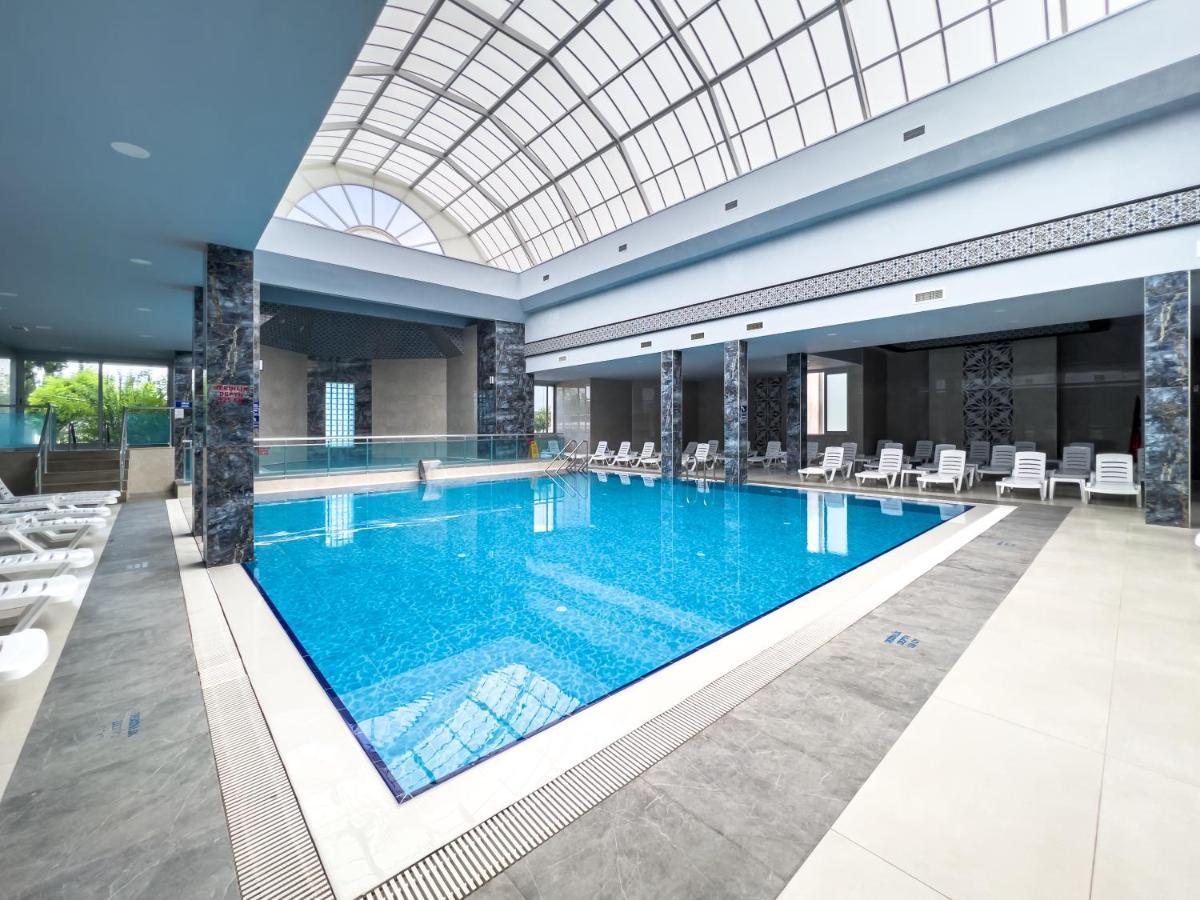 Spa Hotel Colossae Thermal Karahayit  Esterno foto Indoor pool