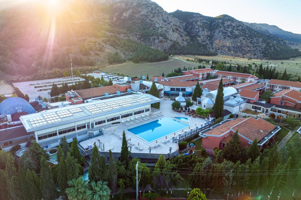 Spa Hotel Colossae Thermal Karahayit  Esterno foto Aerial view of the campus