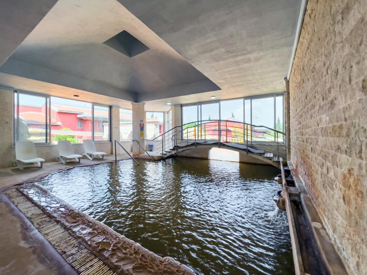 Spa Hotel Colossae Thermal Karahayit  Esterno foto The indoor thermal pool