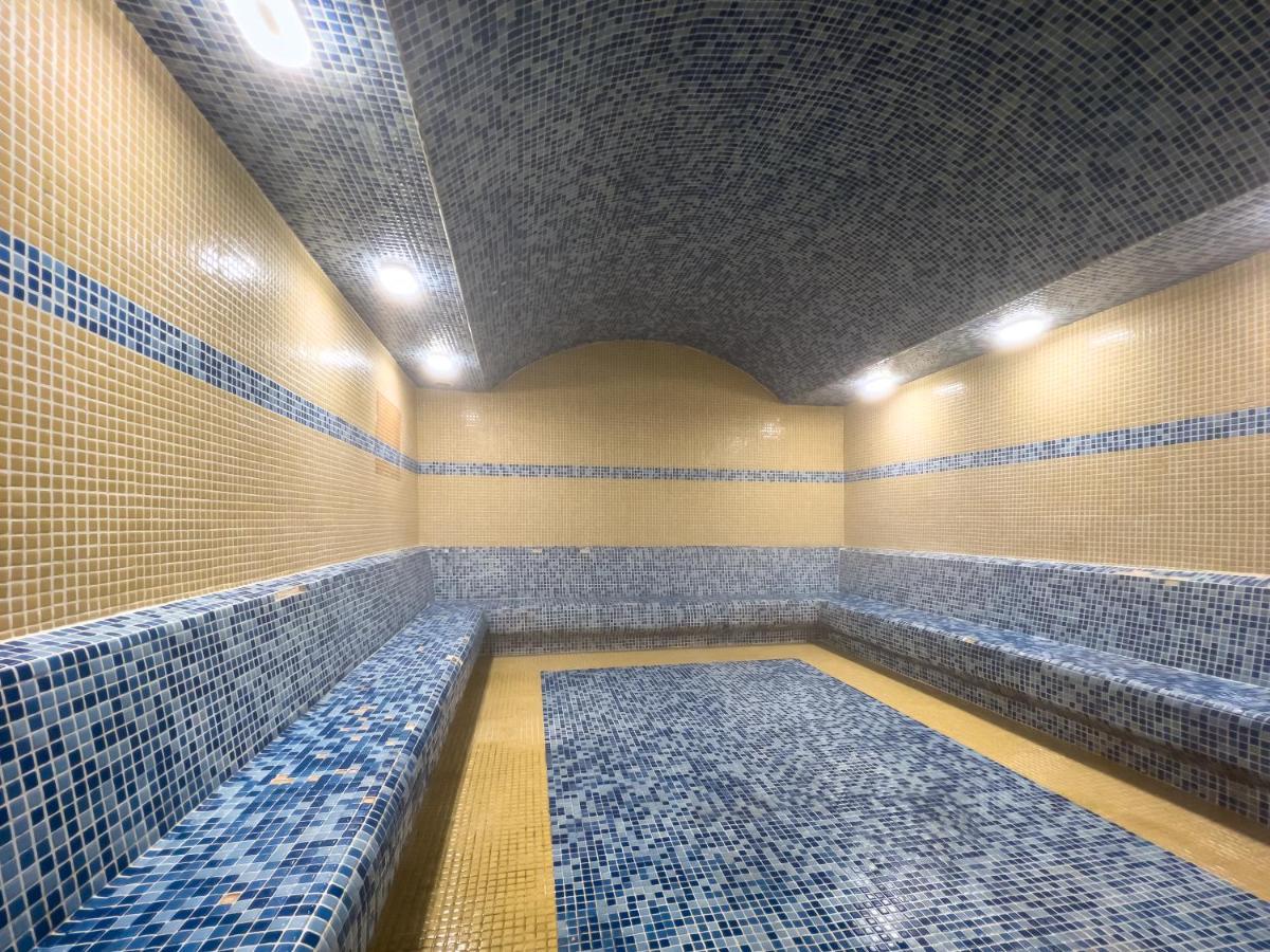 Spa Hotel Colossae Thermal Karahayit  Esterno foto Turkish bath in the hotel