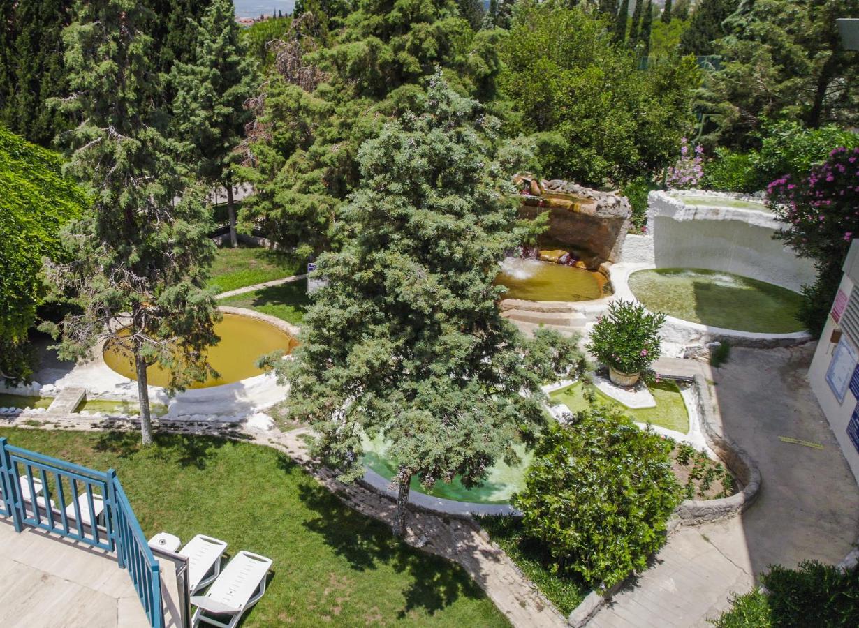 Spa Hotel Colossae Thermal Karahayit  Esterno foto The park