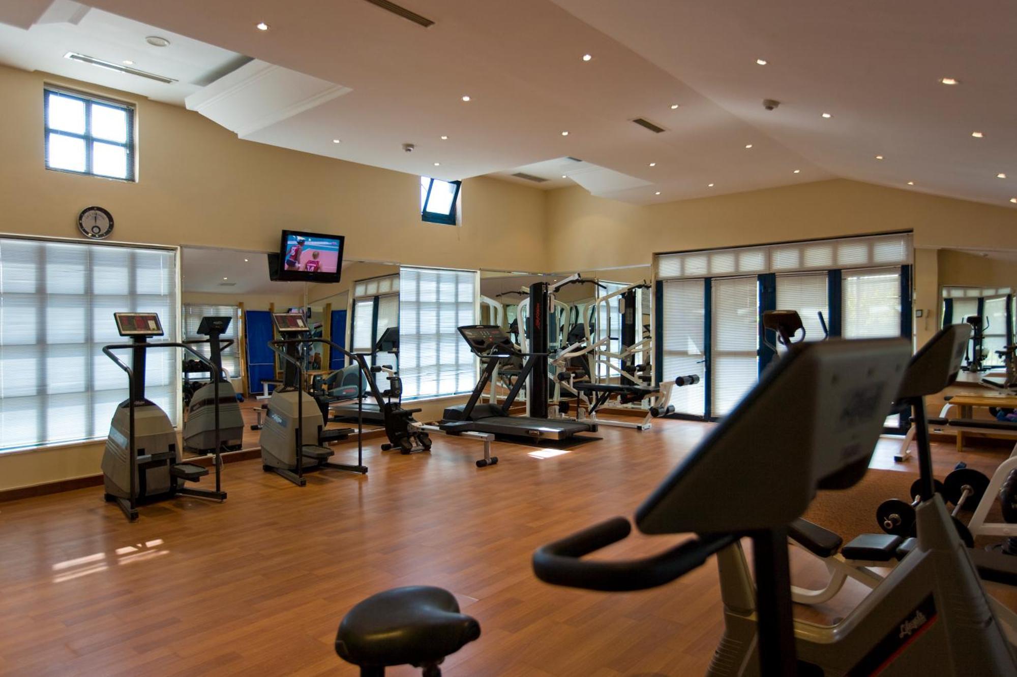 Spa Hotel Colossae Thermal Karahayit  Esterno foto The gym at the hotel